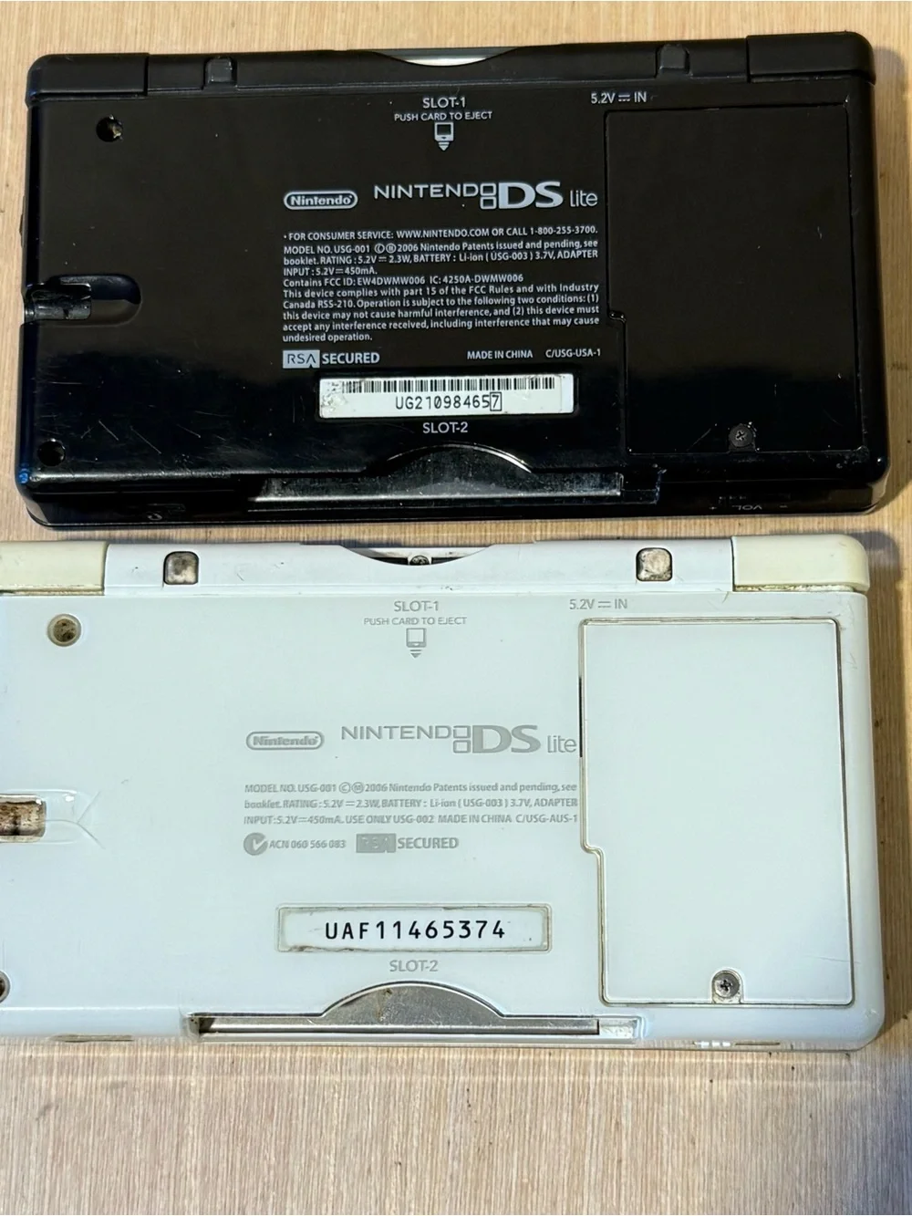 2-Nintendo DS Lite w/ 1 game-Charg-2 Replacement Housing Loose hinges Read Info!